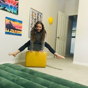 Meet your Posher, Kaia